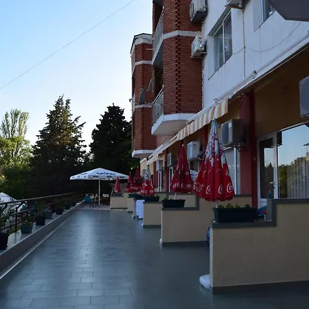 Holiday Rodopi Hotel 3*